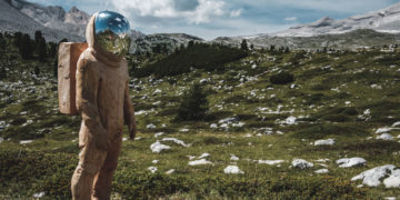 One Handed Guitarist Finds Great Success As Musician